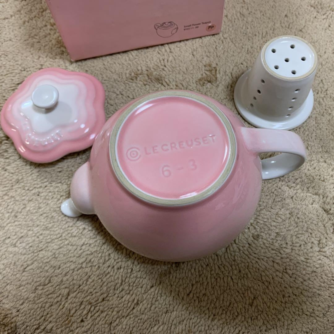 Le Creuset Small Flower Teapot with Infuser 22 oz 0.6L Powder Pink Stoneware