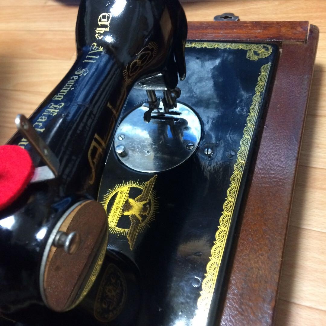 Rare Showa Retro Antique ALL All Sewing Machine, hand-cranked