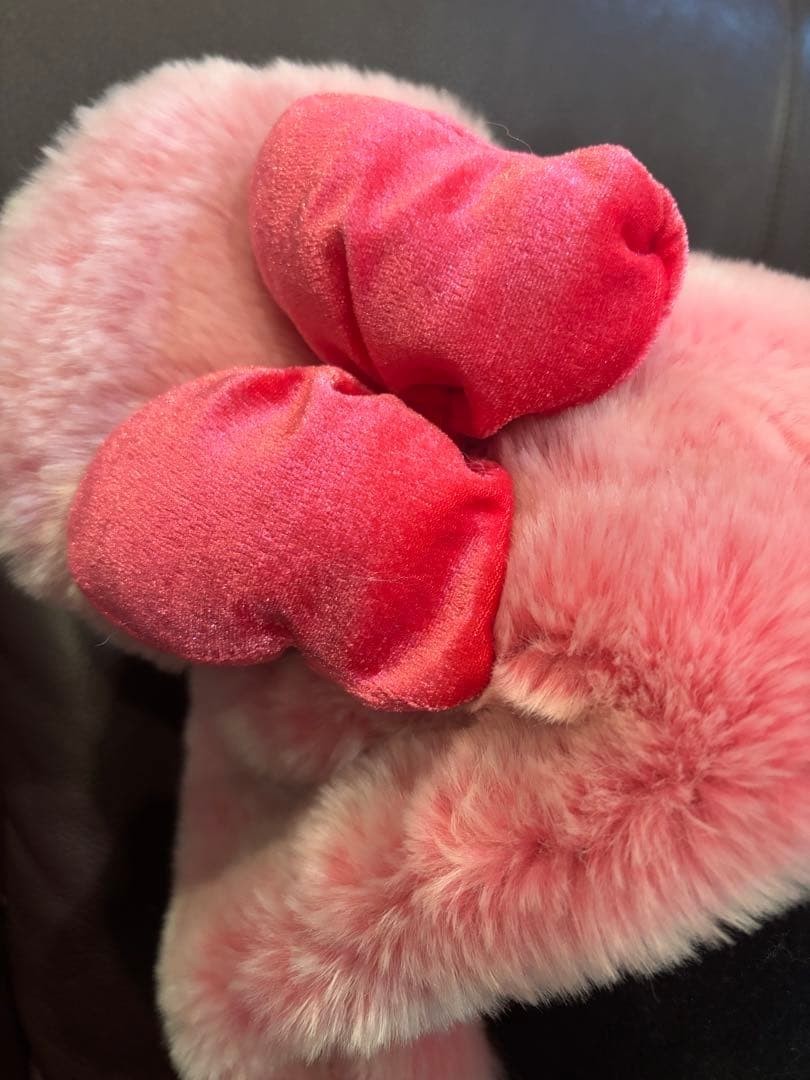 Tokyo Disney Minnie Mouse Pink Fur Hat with Pom-Pom & Ribbon, Rare japan