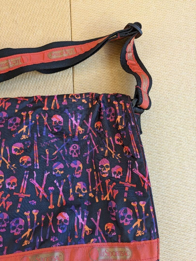 LeSportsac Black Artist-in-Residence Skull Shoulder Bag Nylon Multi From Japan