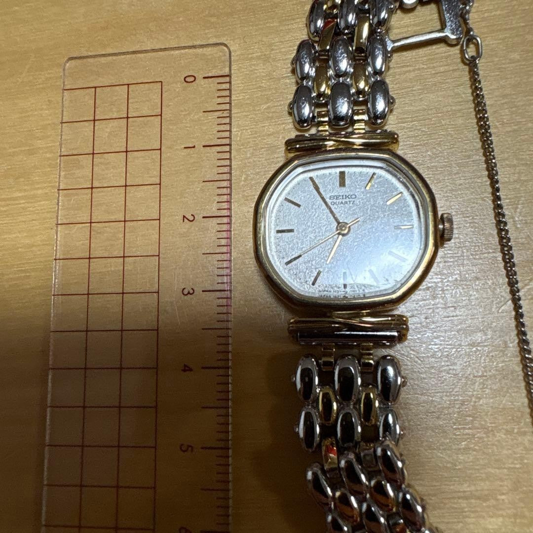 Showa Retro SEIKO Quartz Watch Silver/Gold 1421-5210