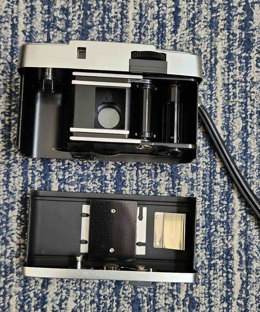 OLYMPUS PEN EE Compact Film Camera