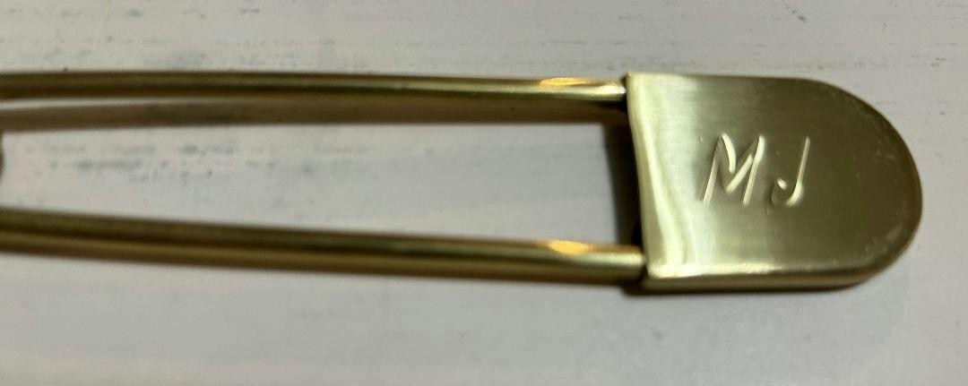 MARC JACOBS Extra Large L Safety Pin Logo Key Ring Key Holder Charm Metal Gold