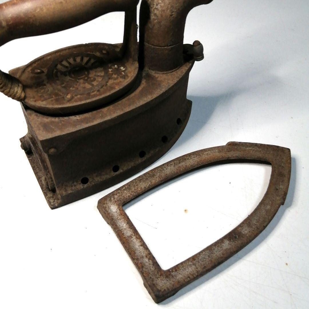 [Antique] Antique iron, interior, Showa Retro.