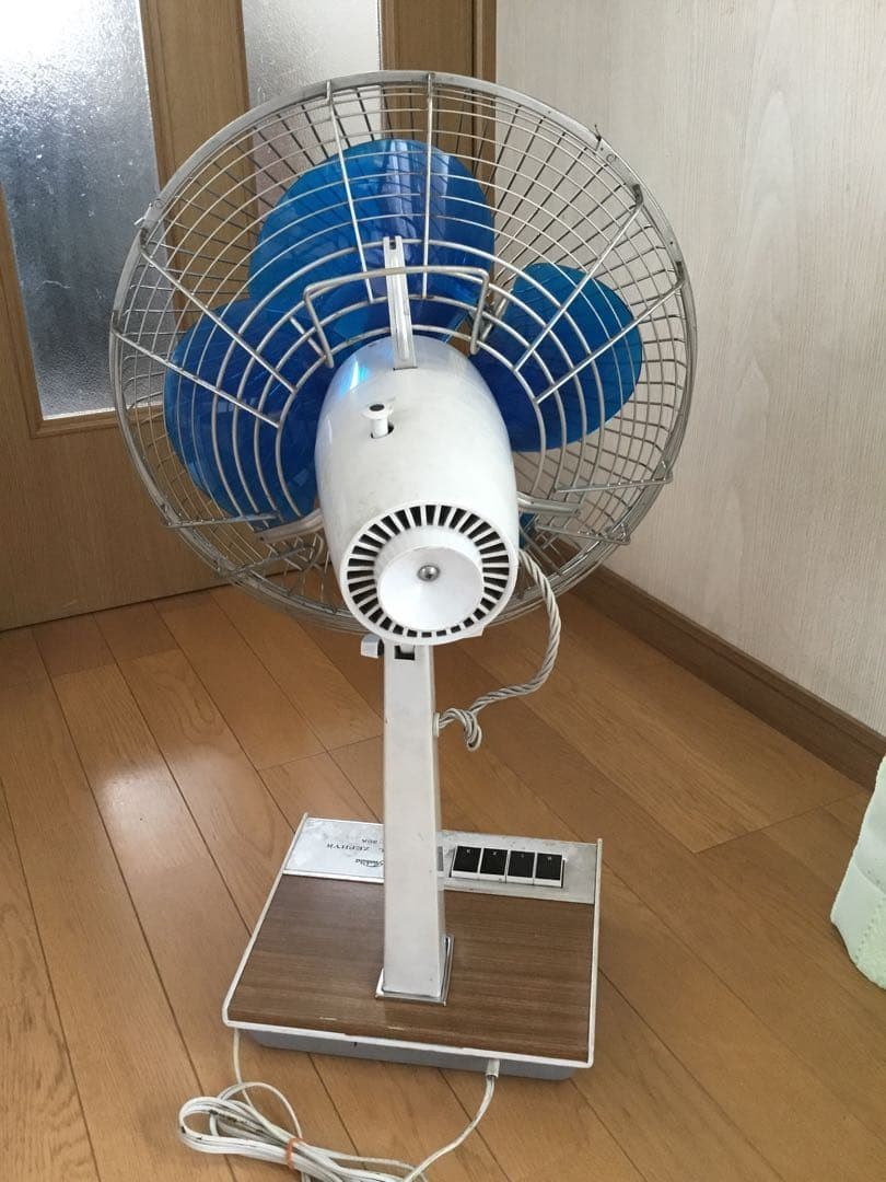 Retro Toshiba fan, antique, in working condition.