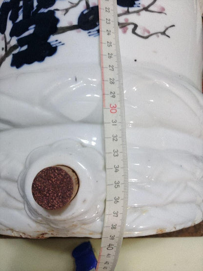 One-tonne barrel, porcelain sake barrel, window snow, Showa retro