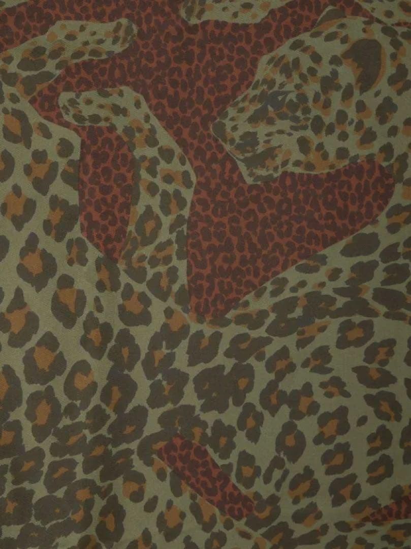 Rare Yves Saint Laurent Leopard Scarf 120x120cm Luxury Classic Elegant 2512TK