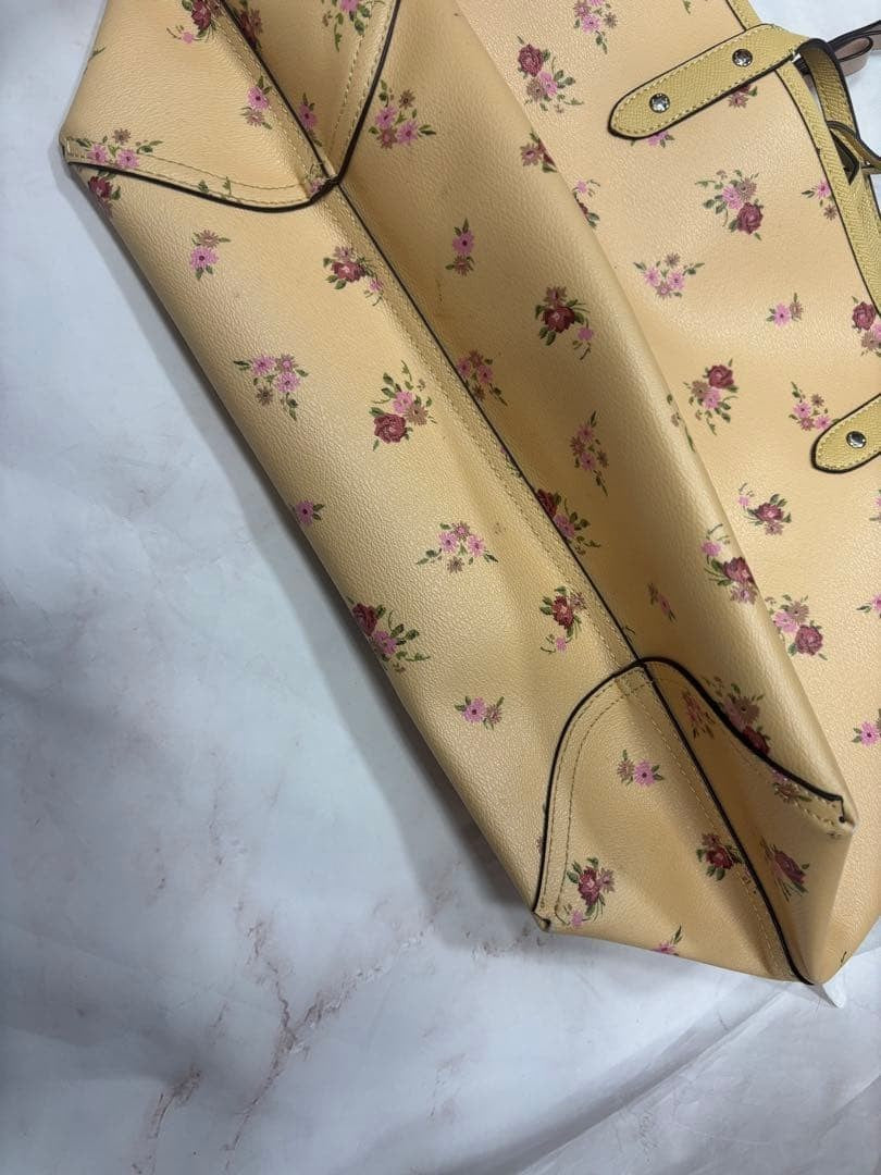 Coach Minnie Mouse Floral Yellow Tote Bag A1877-F29359 New Disney Collab