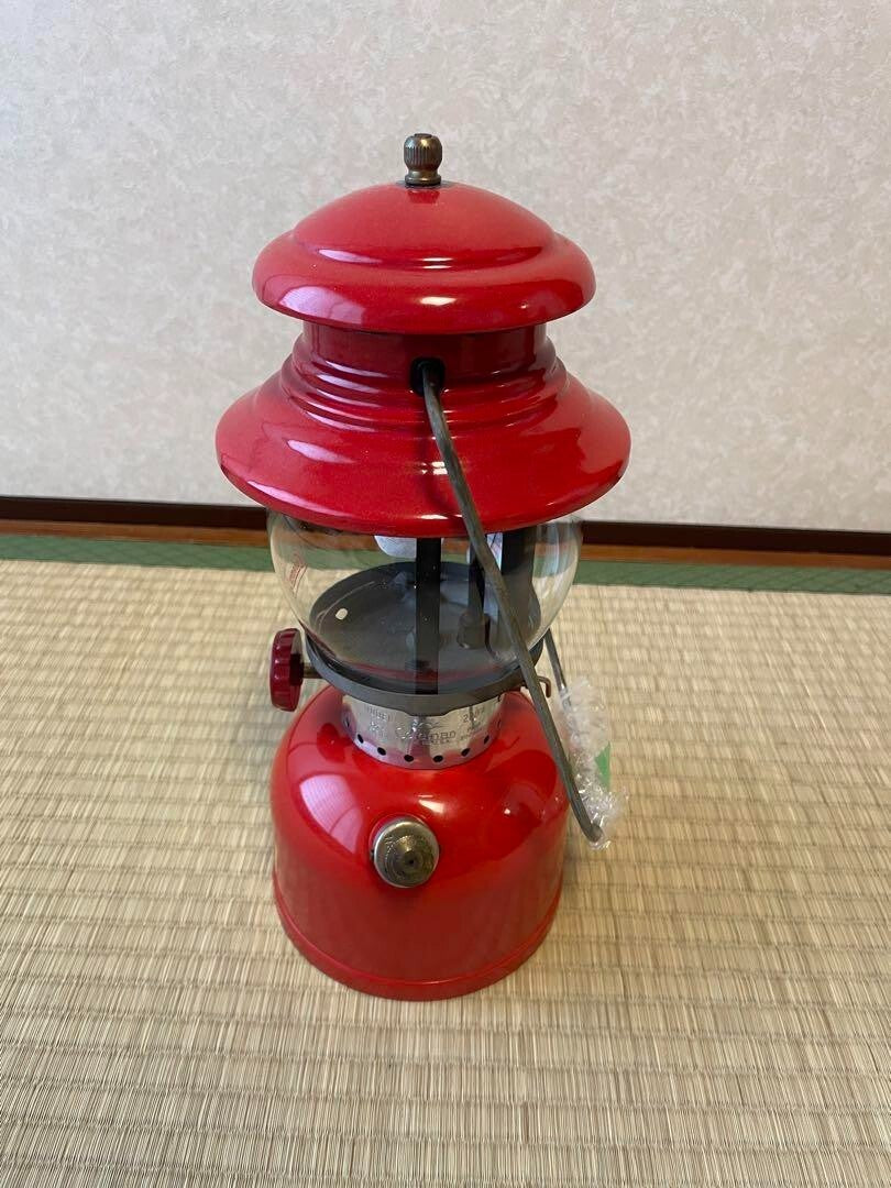 Coleman November 1958 beautiful yellow border 200a vintage lantern.