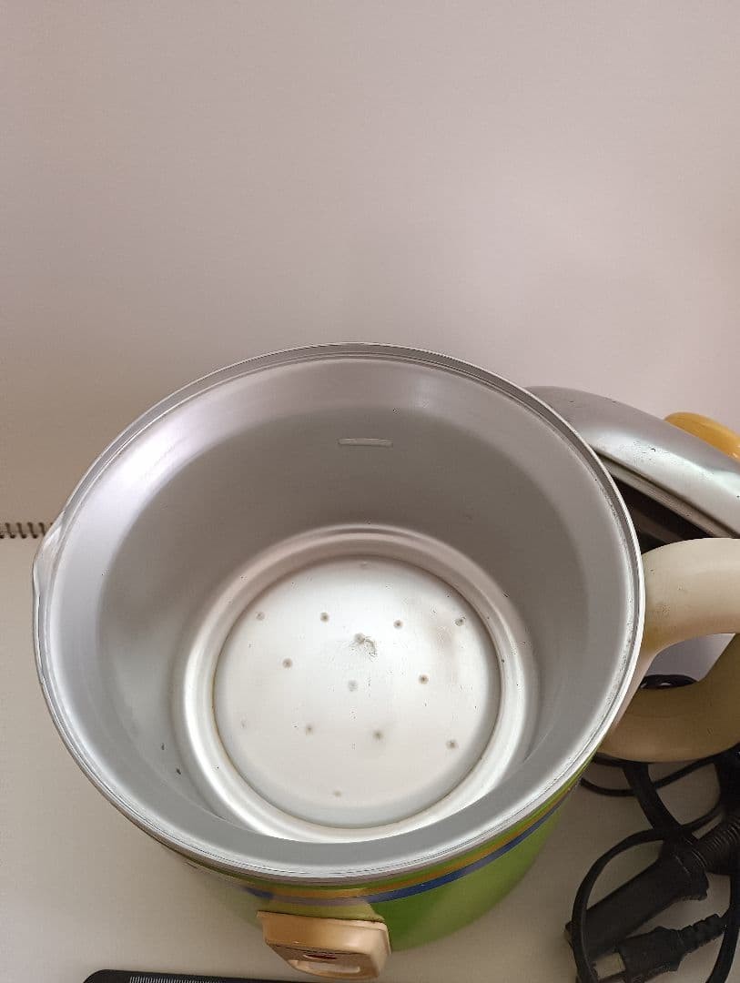 Showa-era home appliance, retro electric rice cooker, Toshiba.