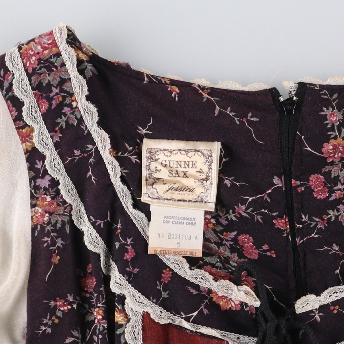 Vintage 1970'S Gunne Sax Jessica floral maxi dress with lace-up detailing an...
