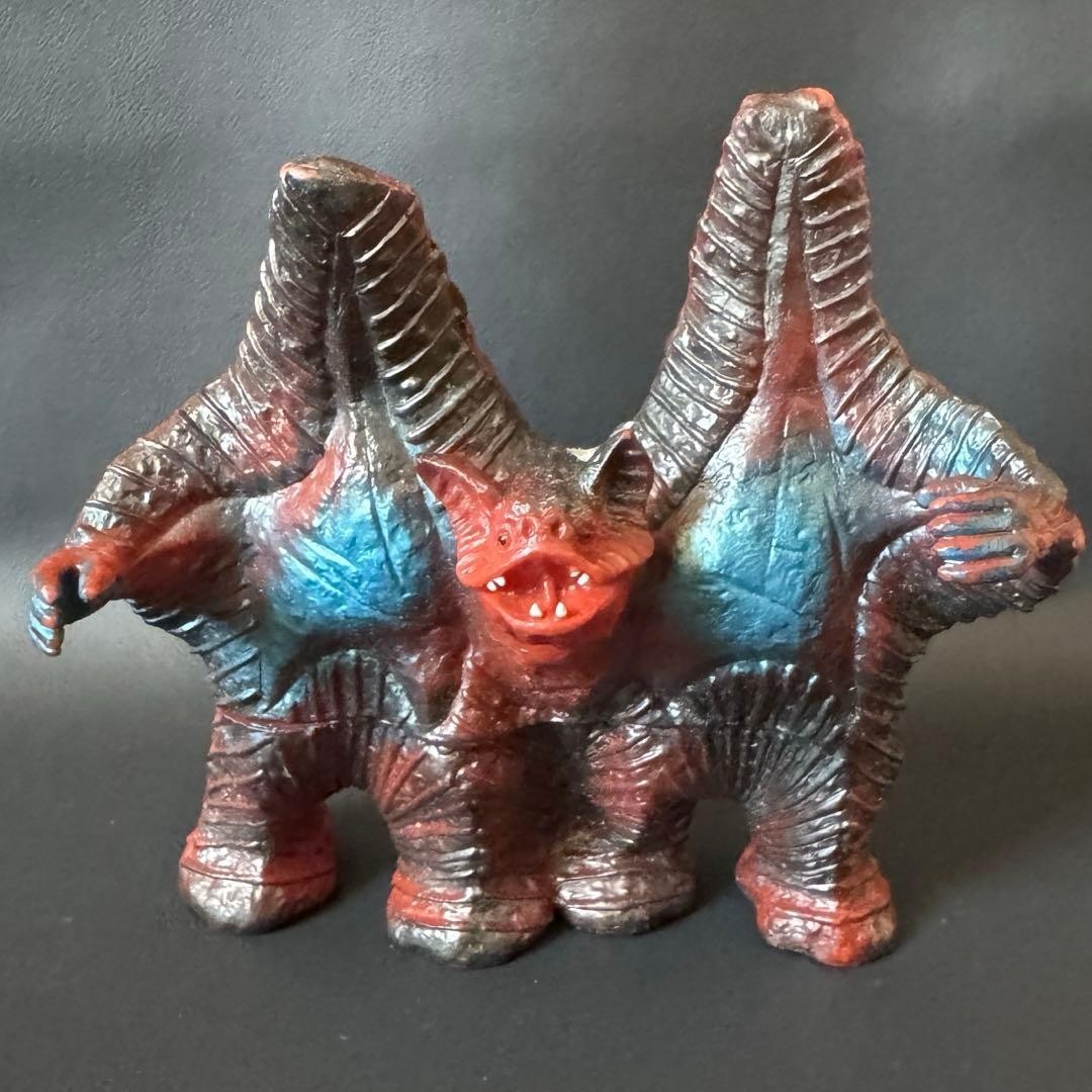 Popy Ultraman Kaiju Pester Soft vinyl Figure Kingsaurus series Rare Item