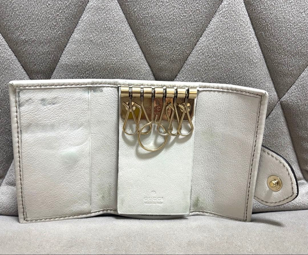 GUCCI Key Case 6 Consecutive GG Pattern White Heart Fashionable Used with box