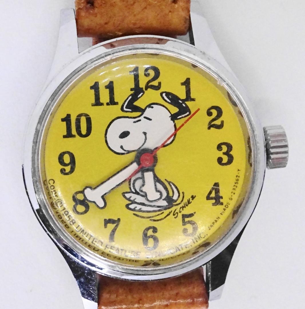 Citizen Snoopy Manual Wind Watch Rare Vintage Yellow Peanuts 1968 S304