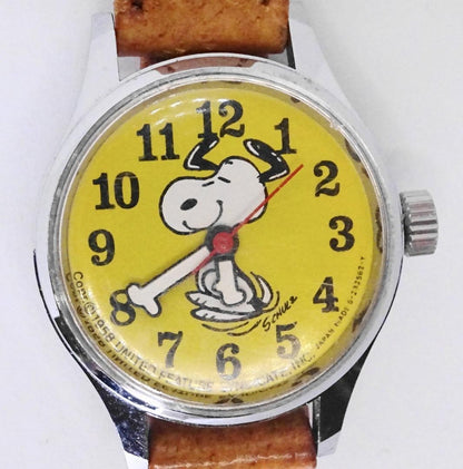 Citizen Snoopy Manual Wind Watch Rare Vintage Yellow Peanuts 1968 S304