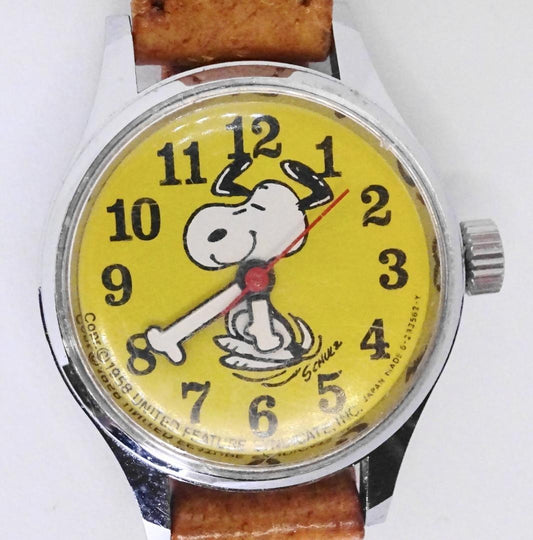 Citizen Snoopy Manual Wind Watch Rare Vintage Yellow Peanuts 1968 S304