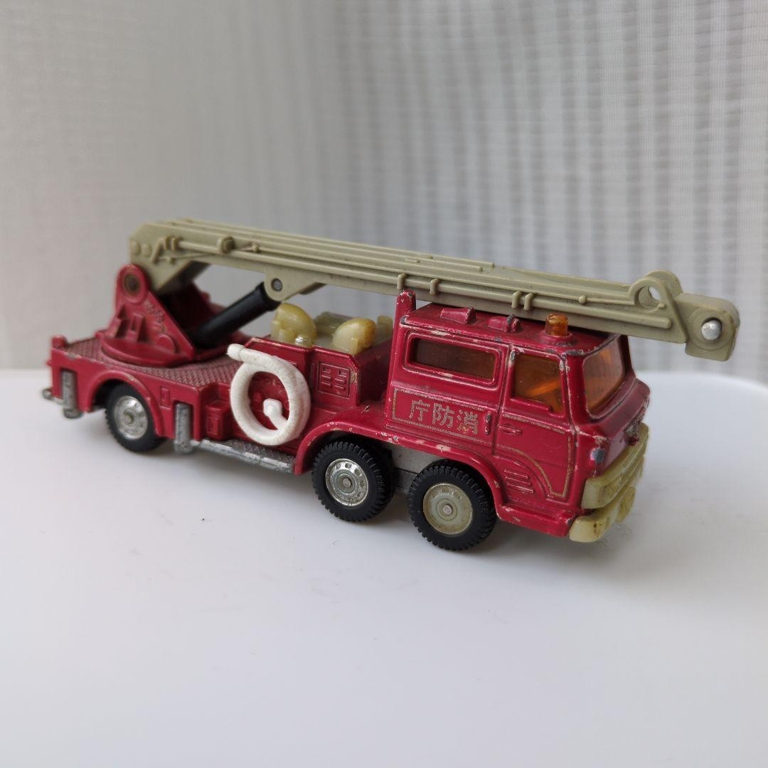 Rare Tomica Dandy Hino Snorkel Fire Truck 1/82 Scale Made in Japan