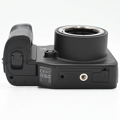 SIGMA sd Quattro H body Sigma mirrorless single-lens reflex camera