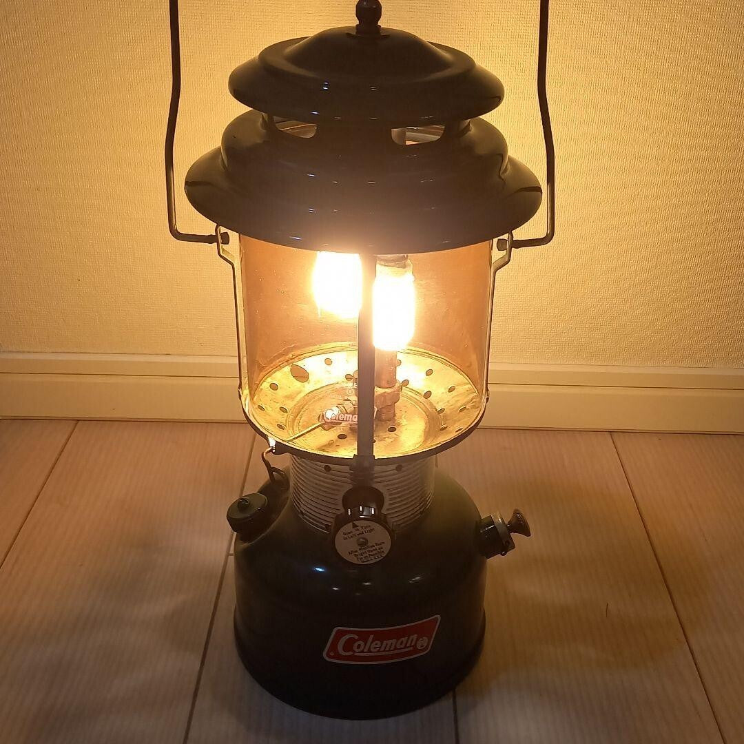 Coleman 220F Vintage Lantern, manufactured in 67, fully maintained.