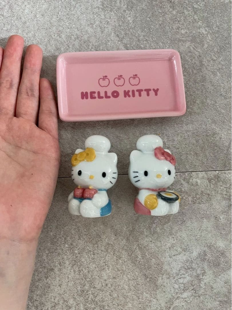 Rare item Sanrio Hello Kitty ceramic seasoning container set, retro Heisei era