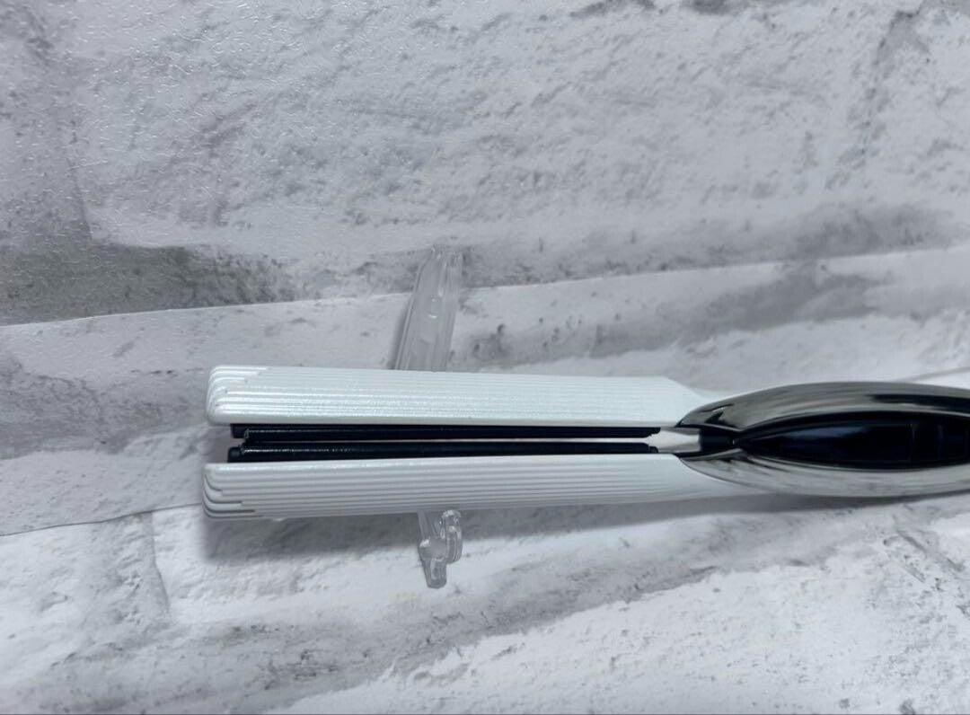 MTG Hairdressing ReFa Beautech Hair Straightener RE-AC02A Used