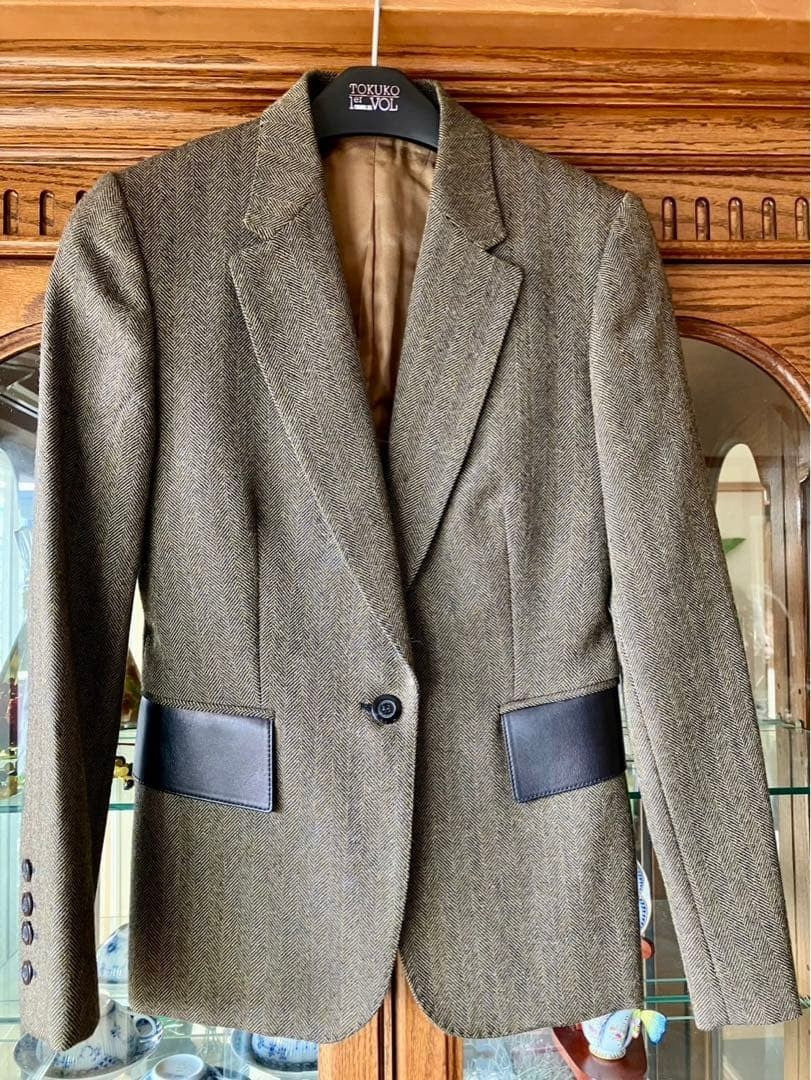 GUCCI Vintage Tweed Set Jacket: Size 40 and Skirt: Size 9 Olive Green Italy