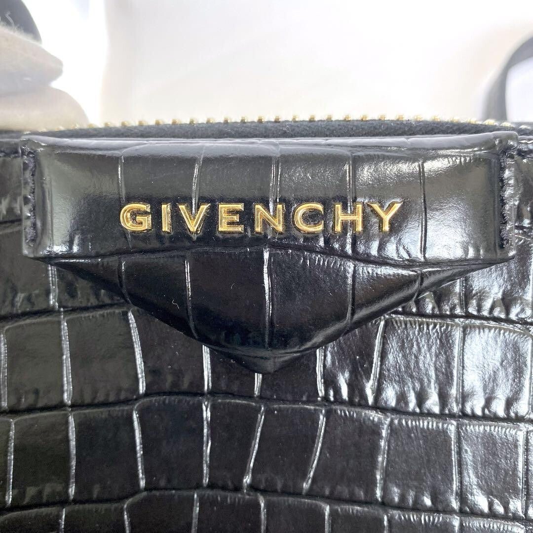 GIVENCHY Antigona Nano Mini shoulder Bag Black Leather Gold Hardware Used