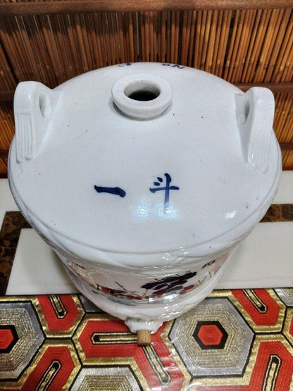 One-tonne barrel, porcelain sake barrel, window snow, Showa retro