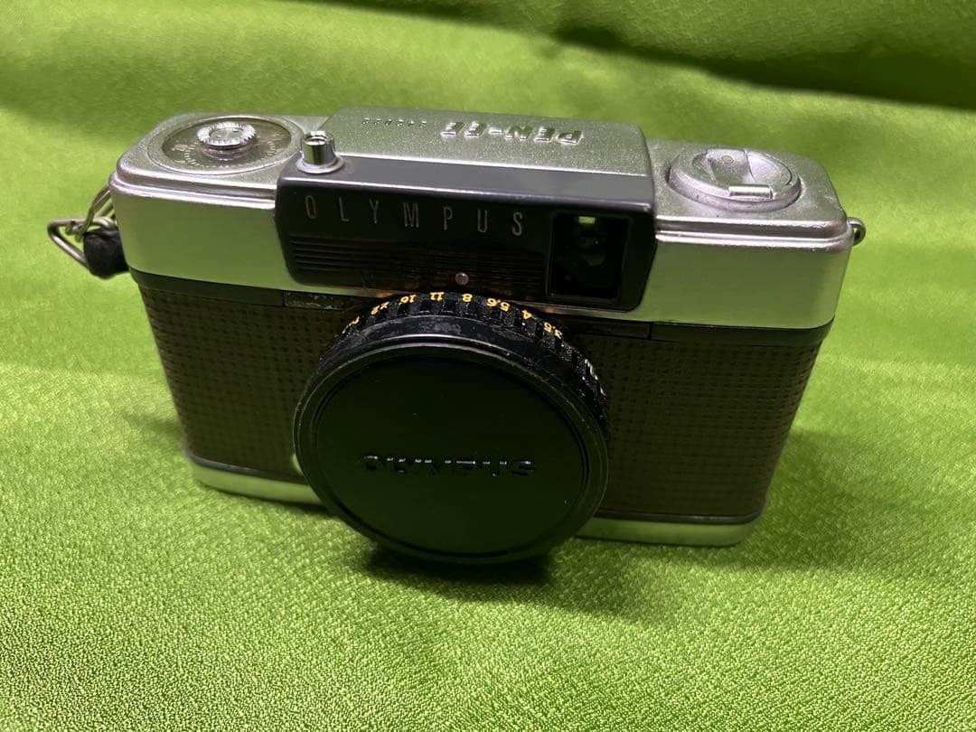 Excellent Condition OLYMPUS PEN EE Compact Film Camera