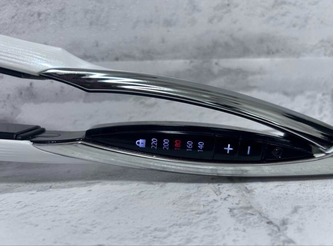 MTG Hairdressing ReFa Beautech Hair Straightener RE-AC02A Used