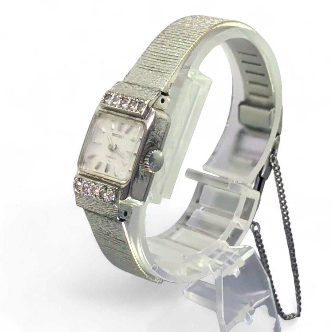 Working Vintage Seiko 17 Jewels Hand-Wound Ladies Watch with Rhinestones