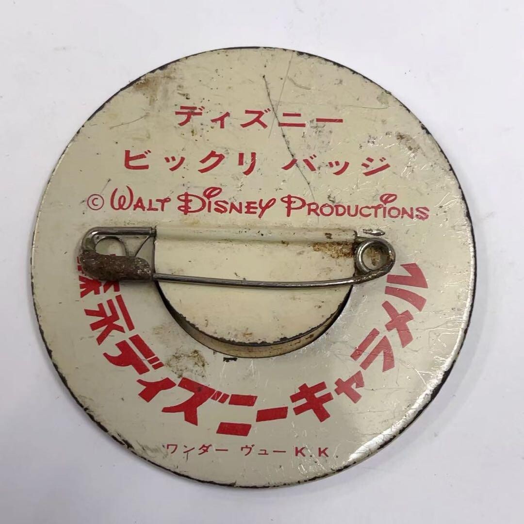 Showa retro Morinaga Disney Caramel, Morinaga Parade Chocolate, Bikkuri badge.
