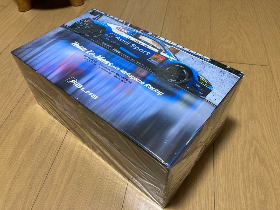 SPARK Audi R8 1/18 Super GT300 Model Car Scale Collectible Authentic Rare