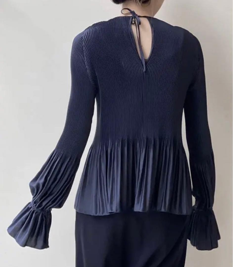 KALLMEYER Pleats Blouse Navy Feminine Flare Sleeve Elegant