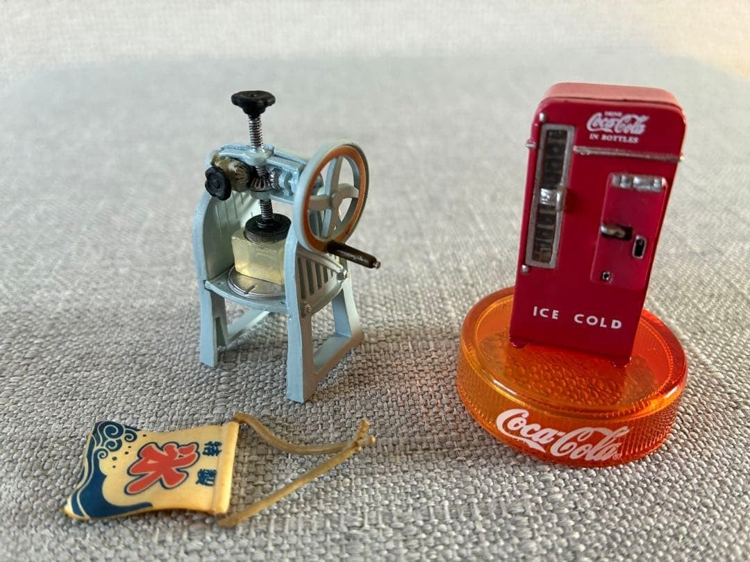 Nostalgic Home Appliances Miniature Set: Showa Retro