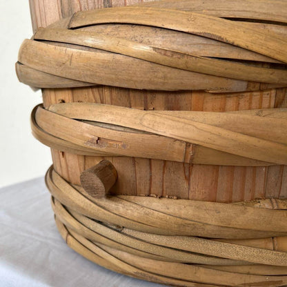 Showa retro sake barrel, empty, large wooden barrel, vintage.