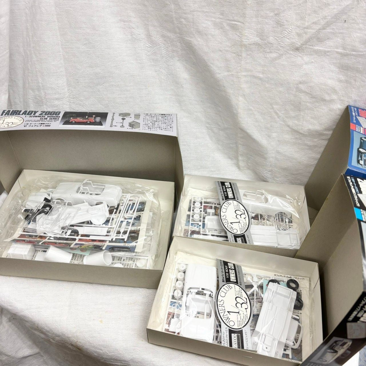 306 ARII 3-Piece 1/32 Fairlady 2000 Plastic Model Kit Bundle Sale 1967 Model