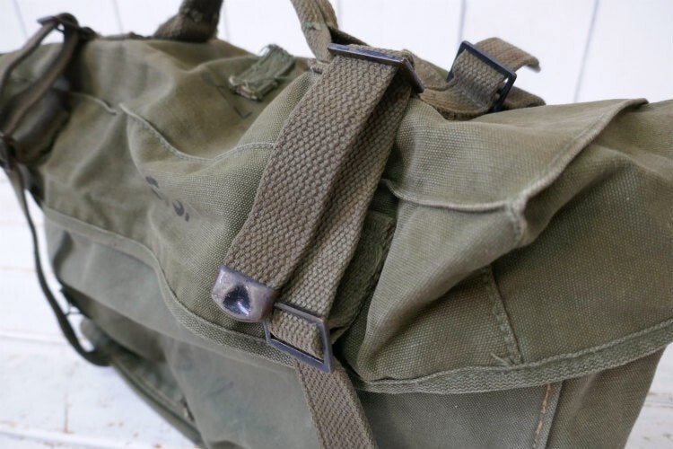 US Army real military M-1945 khaki canvas 40's vintage field cargo pack bag USA