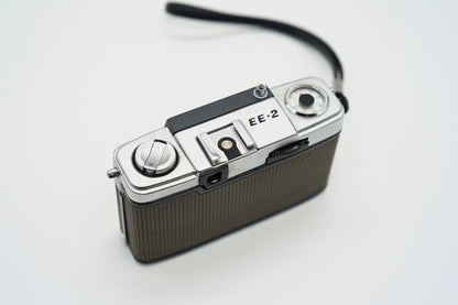OLYMPUS PEN EE-2 Half-Frame Film Camera