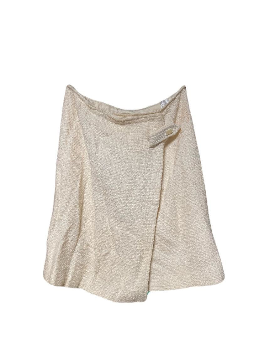 USED CHANEL TWEED SKIRT, SIZE 40, IVORY. ACCEPTABLE