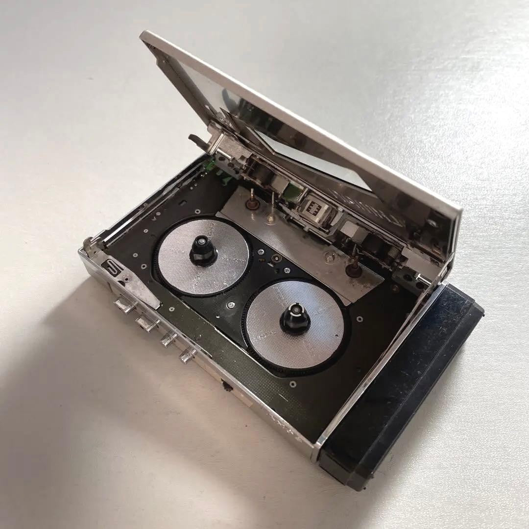 SONY WALKMAN WM-101 Cassette Player (Vintage)