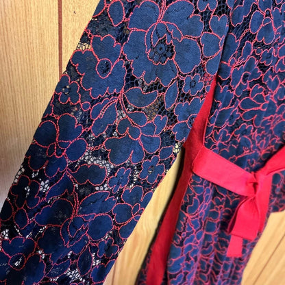 Carolina Herrera Dress Lace Design Red Accents Size L Beautiful Condition