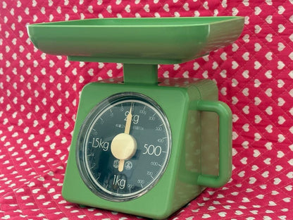 Showa Retro Analog Kitchen Scale, Green, 2kg, Sekisui