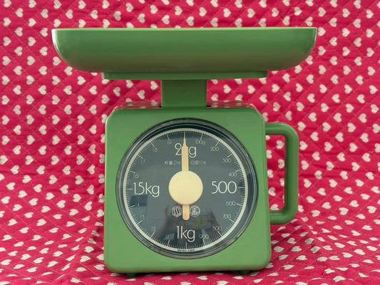 Showa Retro Analog Kitchen Scale, Green, 2kg, Sekisui