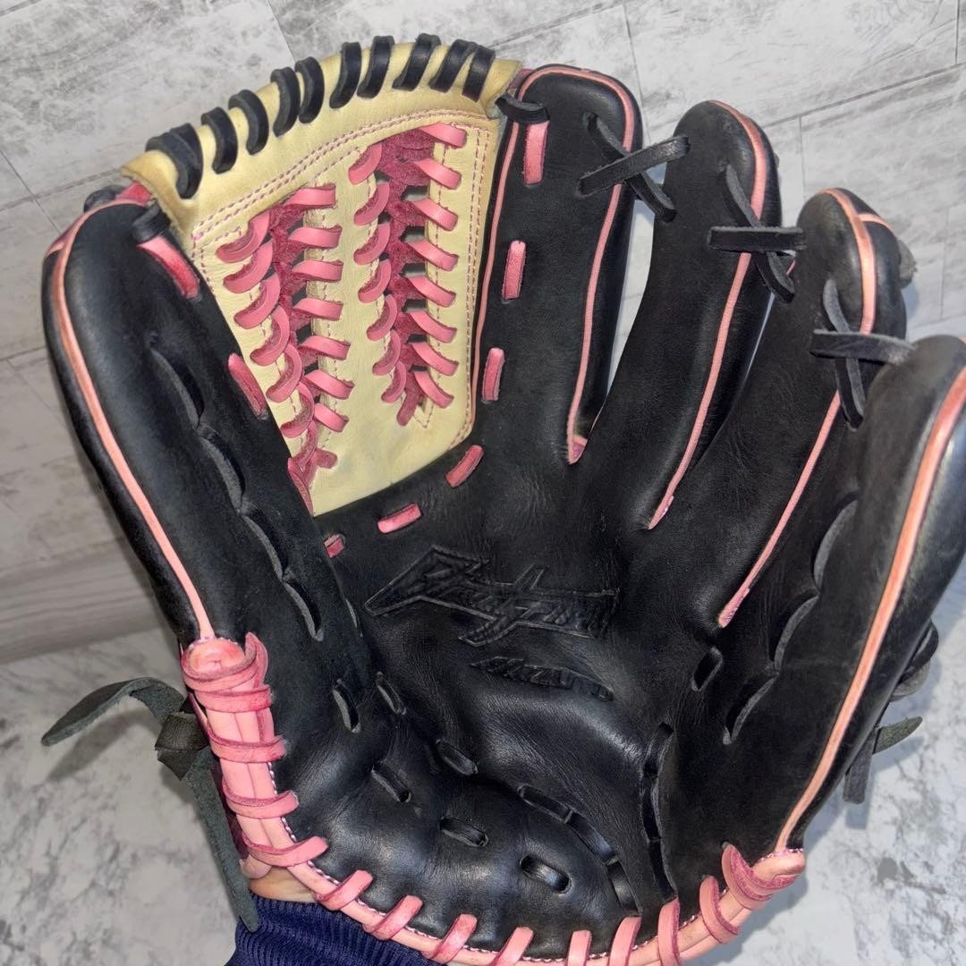 Mizuno Limited Edition Metallic Color Infield Softball Glove (Rare)