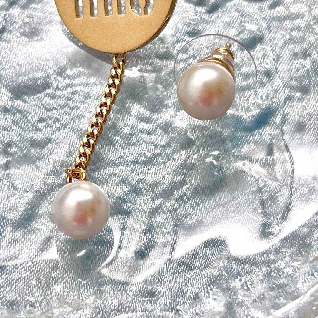 Miu Miu Logo Pearl Earrings Gold Designer Limited Edition Luxury Rare Model Wome
