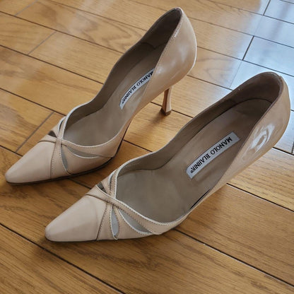 Rare Manolo Blahnik Beige Pumps Heels Size 36 Elegant Design