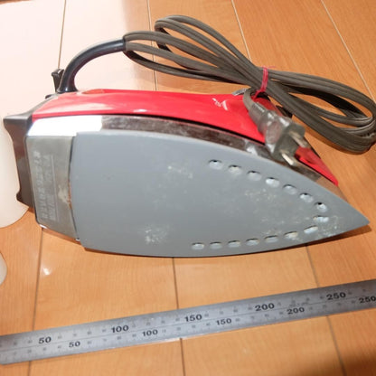 National (Matsushita Electric) Steam Iron NI-700SF - Retro Home Appliance