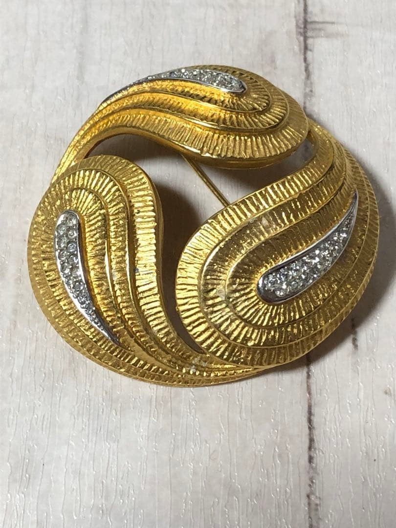 LANVIN Vintage Brooch Germany Gold Kashmir Motif Crystal Elegant Jewelry #10025