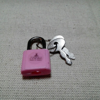 Sanrio Little Twin Stars Kiki Lala Padlock Key Chain Vintage Retro 1996 unused